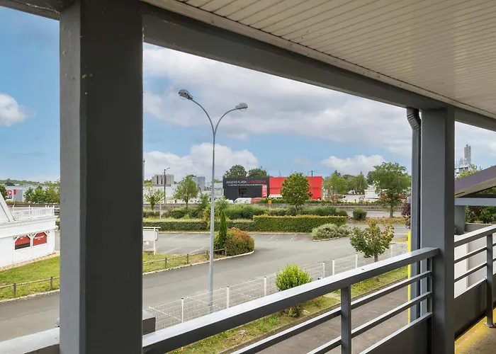 Angers 1 מלון 2*