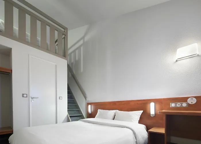 מלון Angers 1 2*